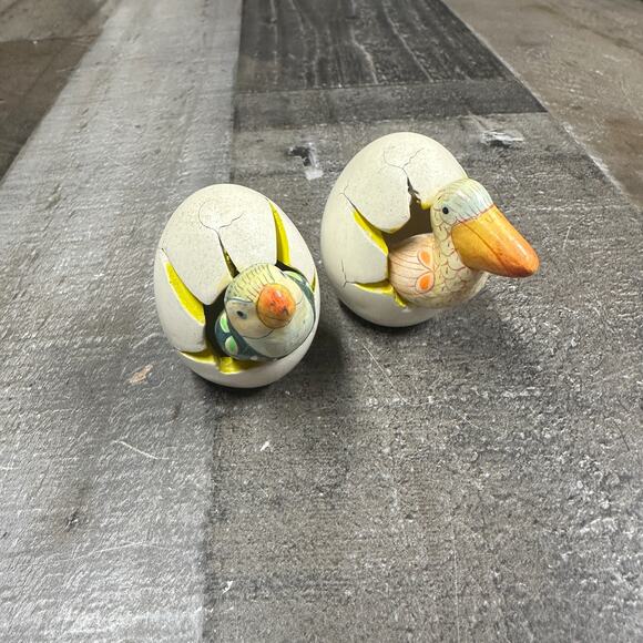 2 Mexican Tonala Hatching Egg Birds 1.5” Tall - Picture 1 of 8